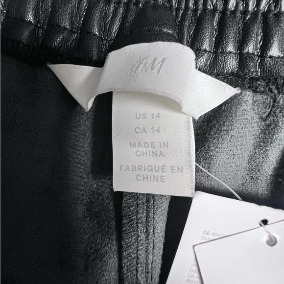 H&M Women's Black High Rise Jeans - Picture 7 of 7